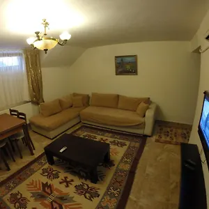 rezervați aici